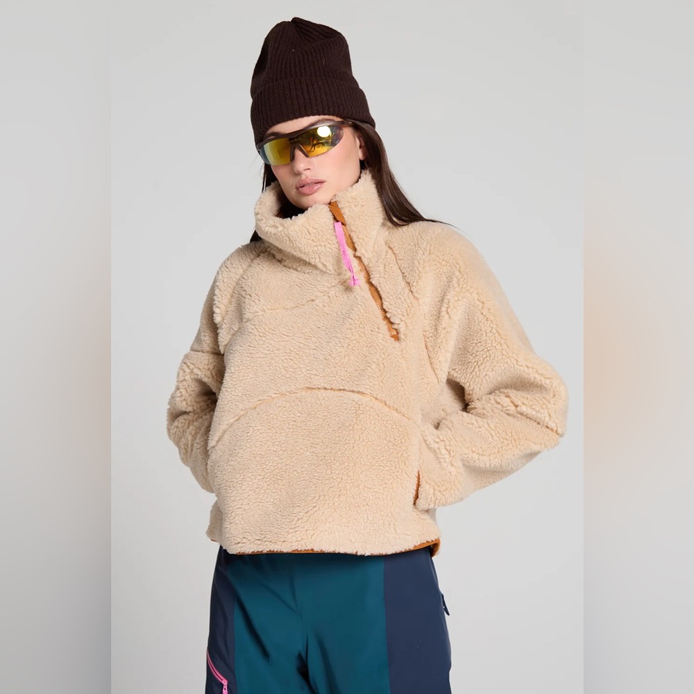 Seniq Wooluxe Fleece Pullover Size M - Cookie Dough